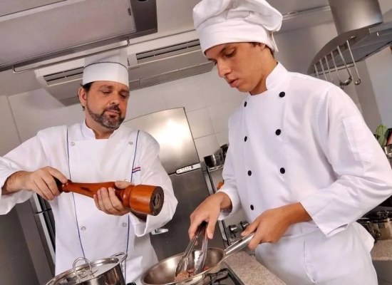 Ajudante de Cozinha